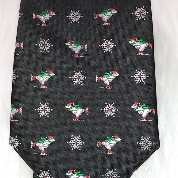 Stafford Polar Bear‎ Christmas Tie - Picture 1 of 5